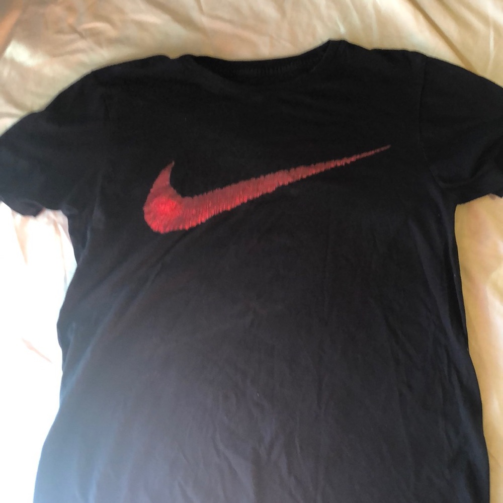 Black with red swoosh nike short sleeve